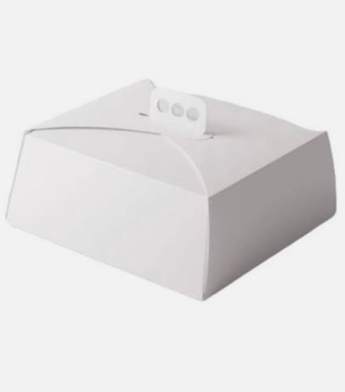 Caja de torta y Tarta blanca